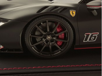 Ferrari SF90 XX Stradale Charles Leclerc MR Collection 1/18 FE041SE3 Noir Mat avec vitrine