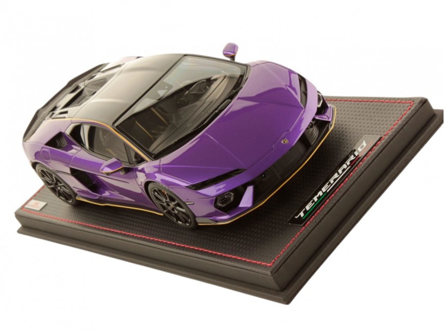 Lamborghini Temerario Alleggerita Package MR Collection 1/18 LAMBO062F Pasiphae Pourpre avec vitrine