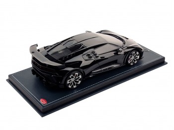 Bugatti Centodieci MR Collection 1/18 BUG011D Shiny Black with display case
