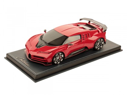 Bugatti Centodieci MR Collection 1/18 BUG011C Italian Red with display case