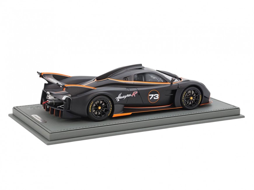 Pagani Huayra R BBR Models 1/18 P18218D Noir Mat et Fibre de Carbone avec vitrine