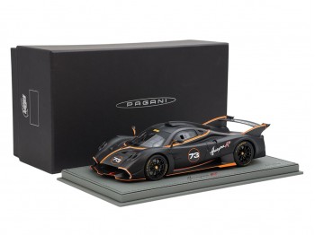 Pagani Huayra R BBR Models 1/18 P18218D Noir Mat et Fibre de Carbone avec vitrine