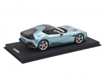 Ferrari 12Cilindri BBR Models 1/18 P18254D Céleste Trevi toit panoramique avec vitrine
