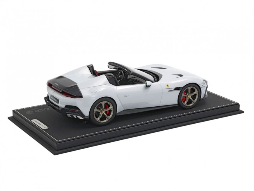 Ferrari 12Cilindri Spider BBR Models 1/18 P18251B Arctic White with display case