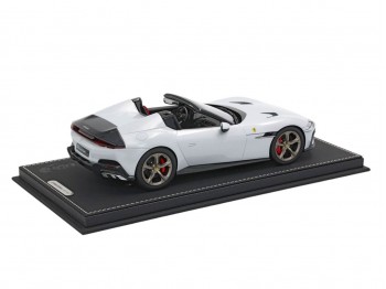 Ferrari 12Cilindri Spider BBR Models 1/18 P18251B Arctic White with display case