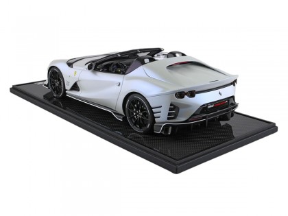Ferrari 812 Competizione A Charles Leclerc BBR Models 1/12 BBR1224CL Blanc Vague Marine Mat avec vitrine 2