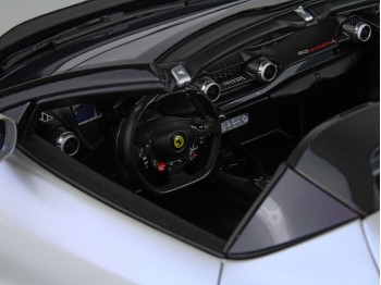 Ferrari 812 Competizione A Charles Leclerc BBR Models 1/12 BBR1224CL Blanc Vague Marine Mat avec vitrine