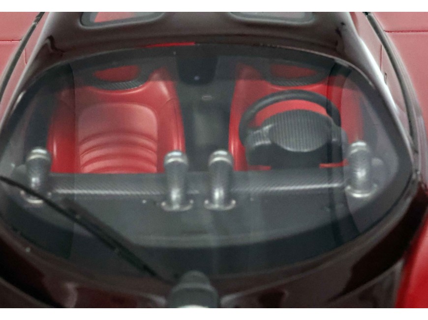 Pagani Utopia BBR Models 1/18 P18223I Dubai Red with display case
