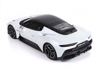 Maserati MC20 BBR Models 1/18 P18191A Bianco Audace con vetrina