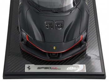 Ferrari SF90 XX Stradale Charles Leclerc BBR Models 1/12 BBR1220CL Noir Mat avec vitrine