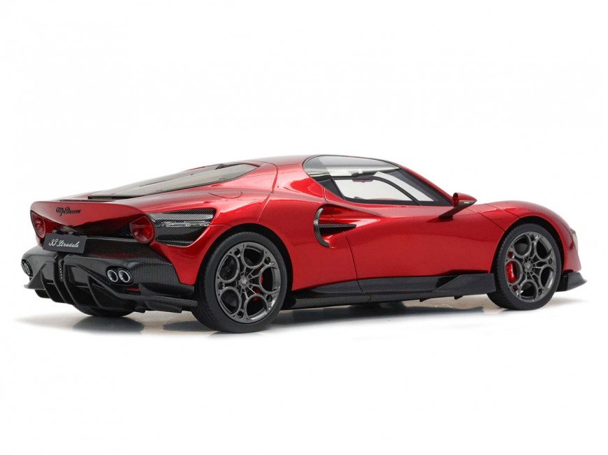 Alfa Romeo 33 Stradale BBR Models 1/18 P18264A Rouge Villa D'Este avec vitrine