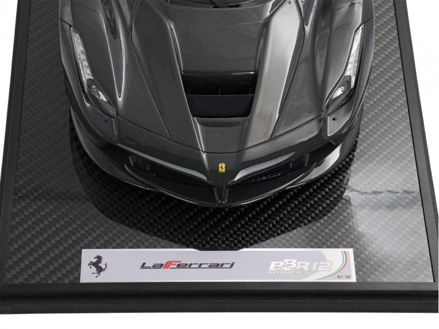 Ferrari LaFerrari BBR Models 1/12 BBR1222FC-25 Fibre de Carbone avec vitrine