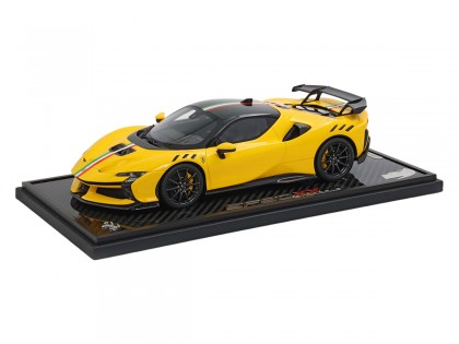 Ferrari SF90 XX Stradale BBR Models 1/18 P18237SST Giallo Modena con vetrina