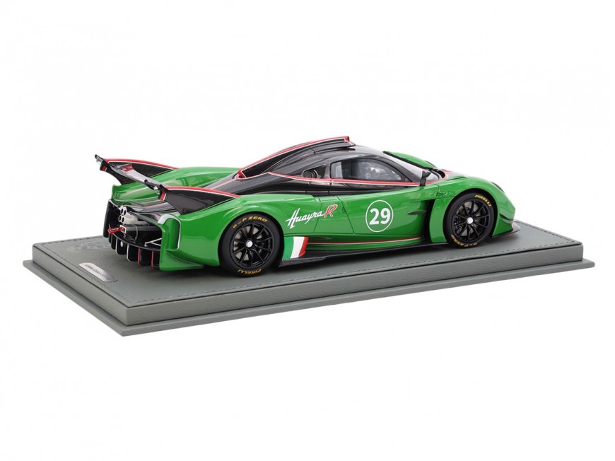 Pagani Huayra R BBR Models 1/18 P18218C Fibre de Carbone Noir Brillant et Vert Pelouse avec vitrine