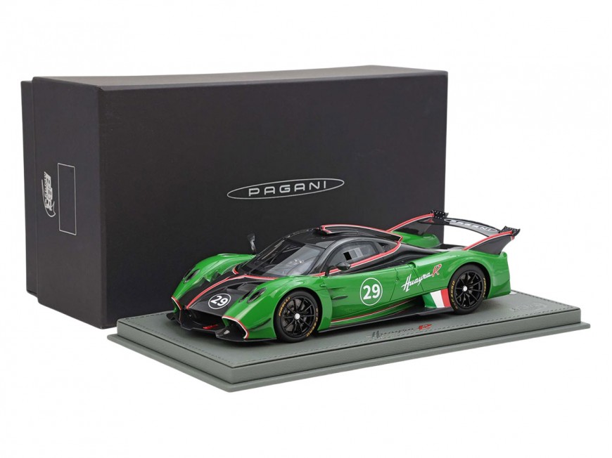 Pagani Huayra R BBR Models 1/18 P18218C Fibre de Carbone Noir Brillant et Vert Pelouse avec vitrine