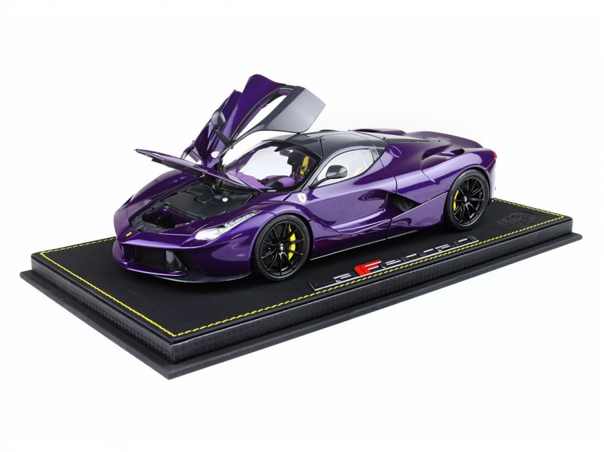 Ferrari LaFerrari die-cast BBR Models 1/18 BBR182237DIE Dubai Violet Tailor Made avec vitrine