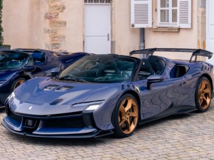 Ferrari SF90 XX Spider BBR Models 1/18 P18238S Blue Elder avec vitrine