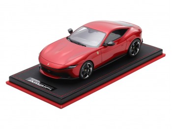 Ferrari Amalfi MR Collection 1/18 FE046D Rouge Portofino avec vitrine