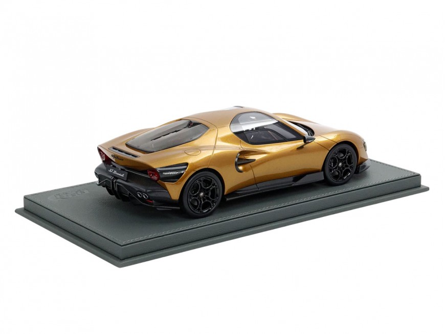 Alfa Romeo 33 Stradale BBR Models 1/18 P18264E Ocre avec vitrine