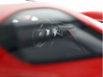 Alfa Romeo 33 Stradale BBR Models 1/18 P18264B Rouge Alfa avec vitrine