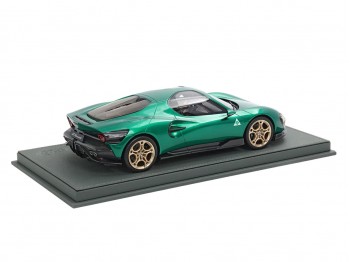 Alfa Romeo 33 Stradale BBR Models 1/18 P18264D Vert de Montréal avec vitrine