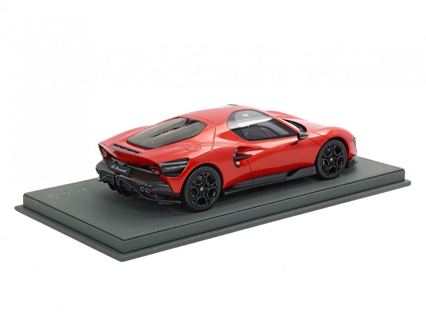 Alfa Romeo 33 Stradale BBR Models 1/18 P18264C Orange avec vitrine