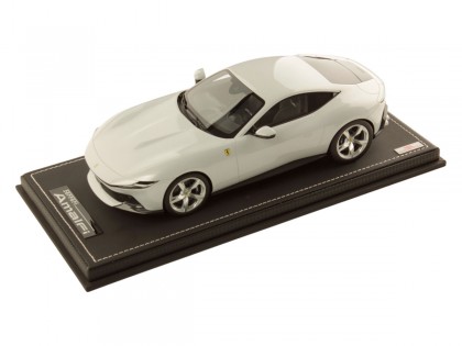 Ferrari Amalfi MR Collection 1/18 FE046B Blanc Arctique avec vitrine