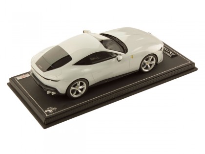 Ferrari Amalfi MR Collection 1/18 FE046B Blanc Arctique avec vitrine 2