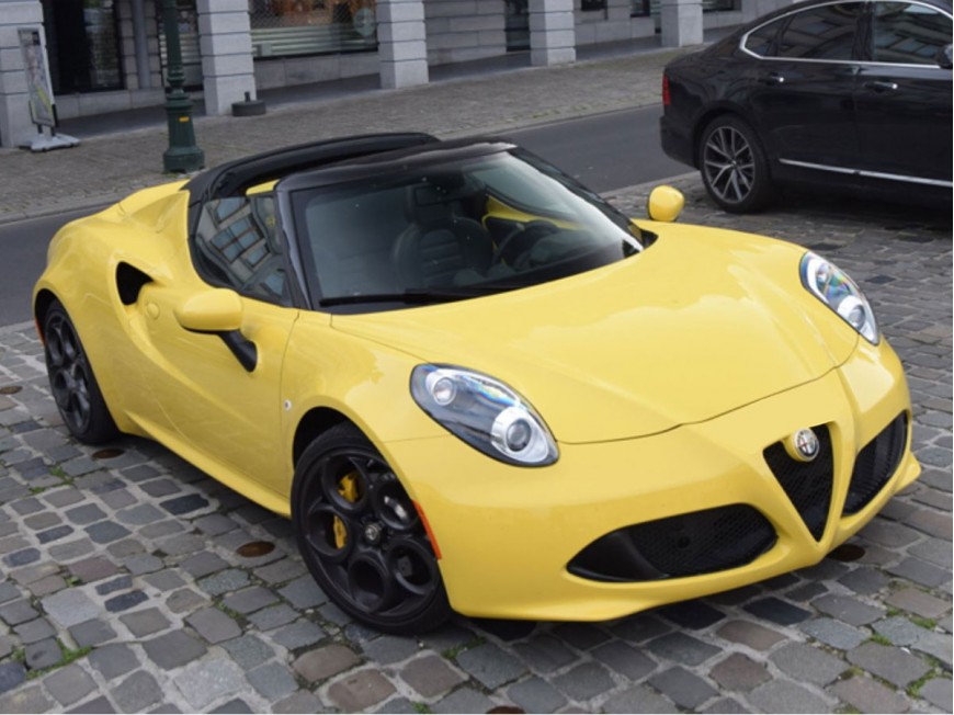 Alfa Romeo 4C Spider Tributo 33 Stradale BBR Models 1/18 P18260A Prototype Yellow with display case