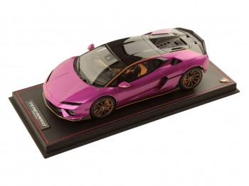 Lamborghini Temerario Alleggerita Package MR Collection 1/18 LAMBO062SE3 Bast Pourpre avec vitrine