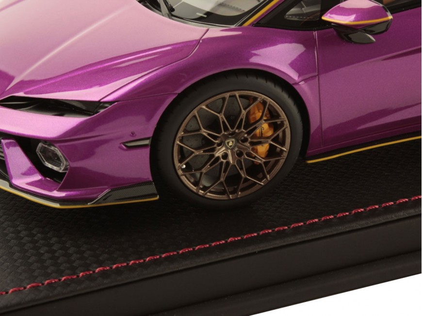 Lamborghini Temerario Alleggerita Package MR Collection 1/18 LAMBO062SE3 Bast Pourpre avec vitrine