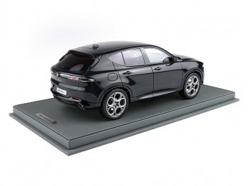 Alfa Romeo Tonale Veloce Plug-in Hybrid BBR Models 1/18 BBRC1856D Noir Alfa avec vitrine