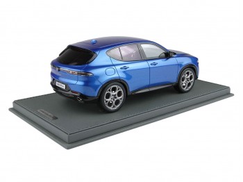 Alfa Romeo Tonale Veloce Plug-in Hybrid BBR Models 1/18 BBRC1856B Bleu Misano avec vitrine