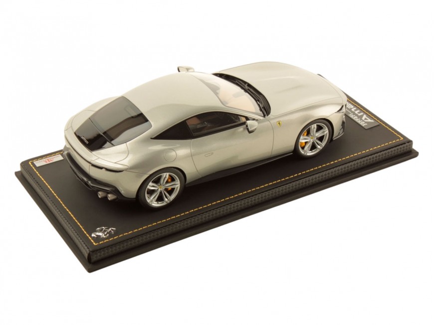 Ferrari Amalfi MR Collection 1/18 FE046SE Gris Abu Dhabi avec vitrine