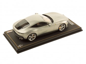 Ferrari Amalfi MR Collection 1/18 FE046SE Gris Abu Dhabi avec vitrine