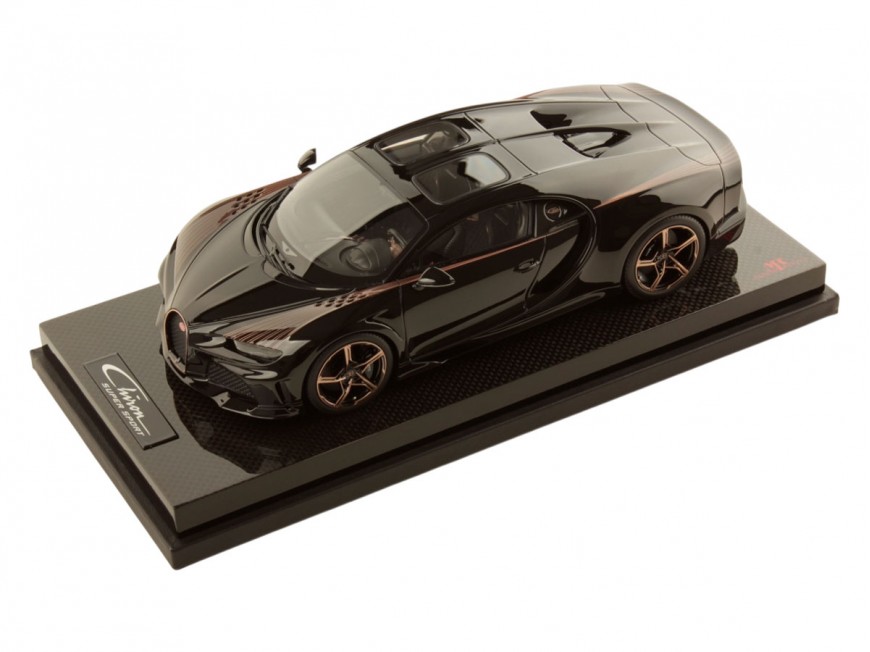 Bugatti Chiron Super Sport MR Collection 1/18 BUG012H Nocturne/Rose Gold with display case