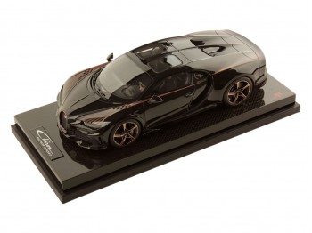 Bugatti Chiron Super Sport MR Collection 1/18 BUG012H Nocturne/Rose Gold with display case
