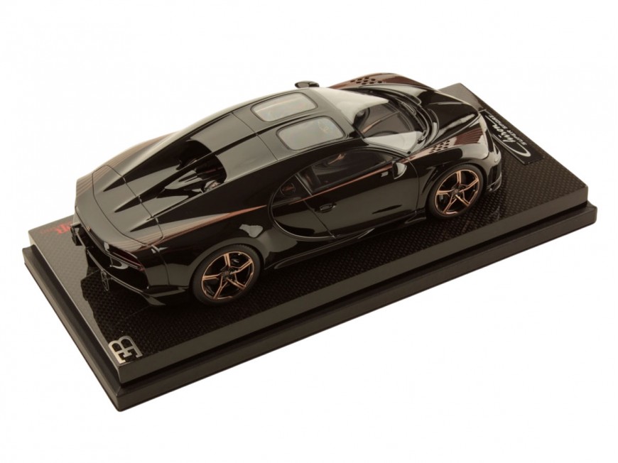 Bugatti Chiron Super Sport MR Collection 1/18 BUG012H Nocturne/Rose Gold with display case