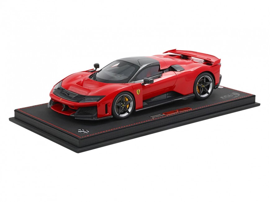 Ferrari F80 BBR Models 1/18 P18253A1 Rouge de Course 322 avec vitrine