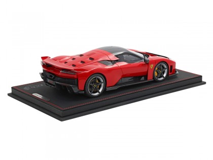 Ferrari F80 BBR Models 1/18 P18253A1 Rosso Corsa 322 con vetrina 2