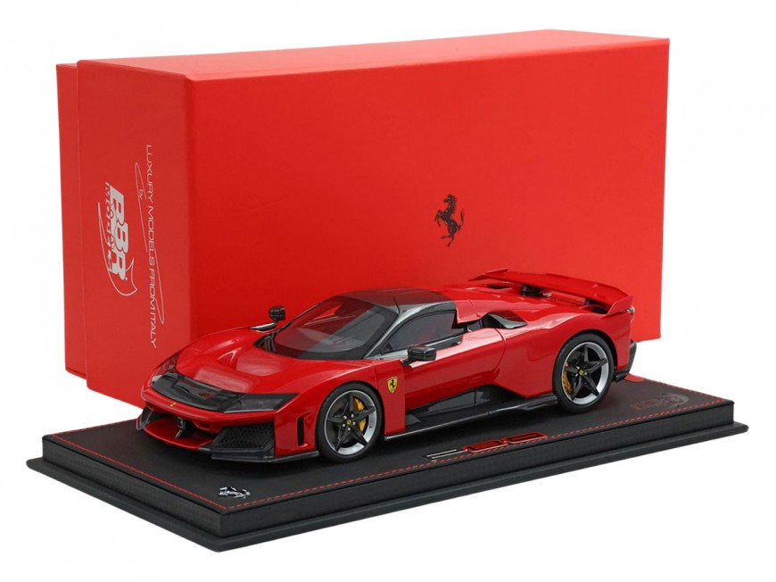 Ferrari F80 BBR Models 1/18 P18253A1 Rouge de Course 322 avec vitrine