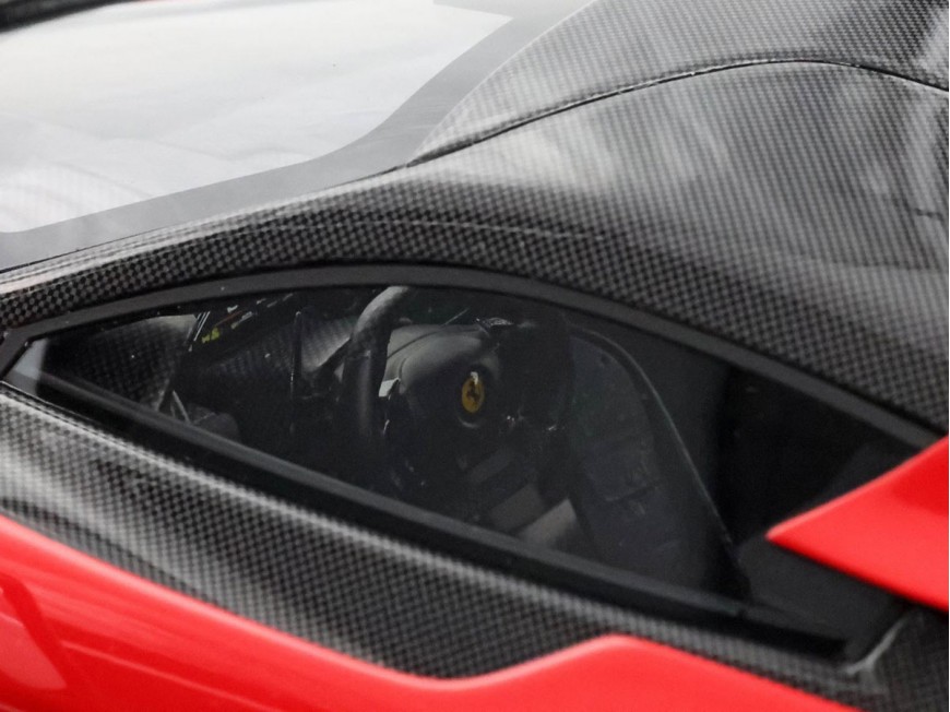 Ferrari F80 BBR Models 1/18 P18253A1 Rouge de Course 322 avec vitrine