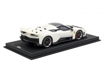 Ferrari F80 BBR Models 1/18 P18253C Italia White with display case