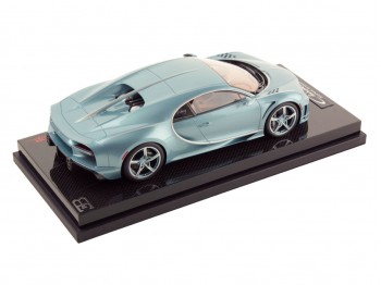Bugatti Chiron Super Sport MR Collection 1/18 BUG012E Atlantic Blue with display case