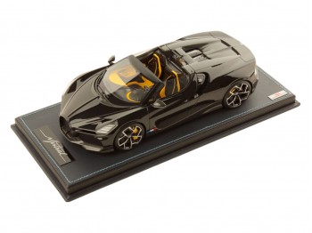 Bugatti Mistral MR Collection 1/18 BUG015A Black with display case