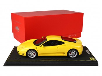 Ferrari 360 Modena boîte de vitesses F1 BBR Models 1/18 P18172D Jaune Modène avec vitrine