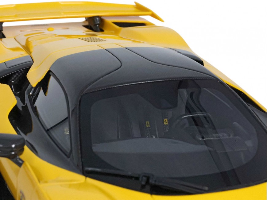 Ferrari F80 BBR Models 1/18 P18253L Jaune Modène avec vitrine