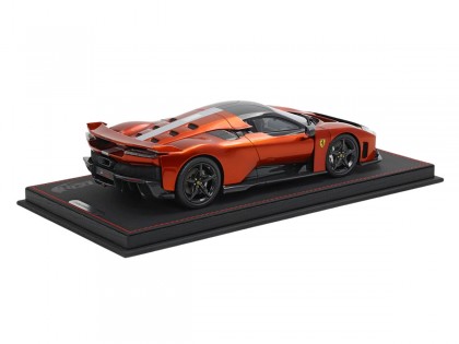 Ferrari F80 BBR Models 1/18 P18253G2 Rame Mica con vetrina 2