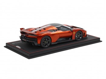 Ferrari F80 BBR Models 1/18 P18253G2 Cuivre Mica avec vitrine