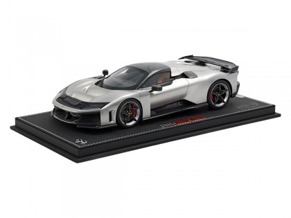 Ferrari F80 BBR Models 1/18 P18253E1 Aluminium avec vitrine